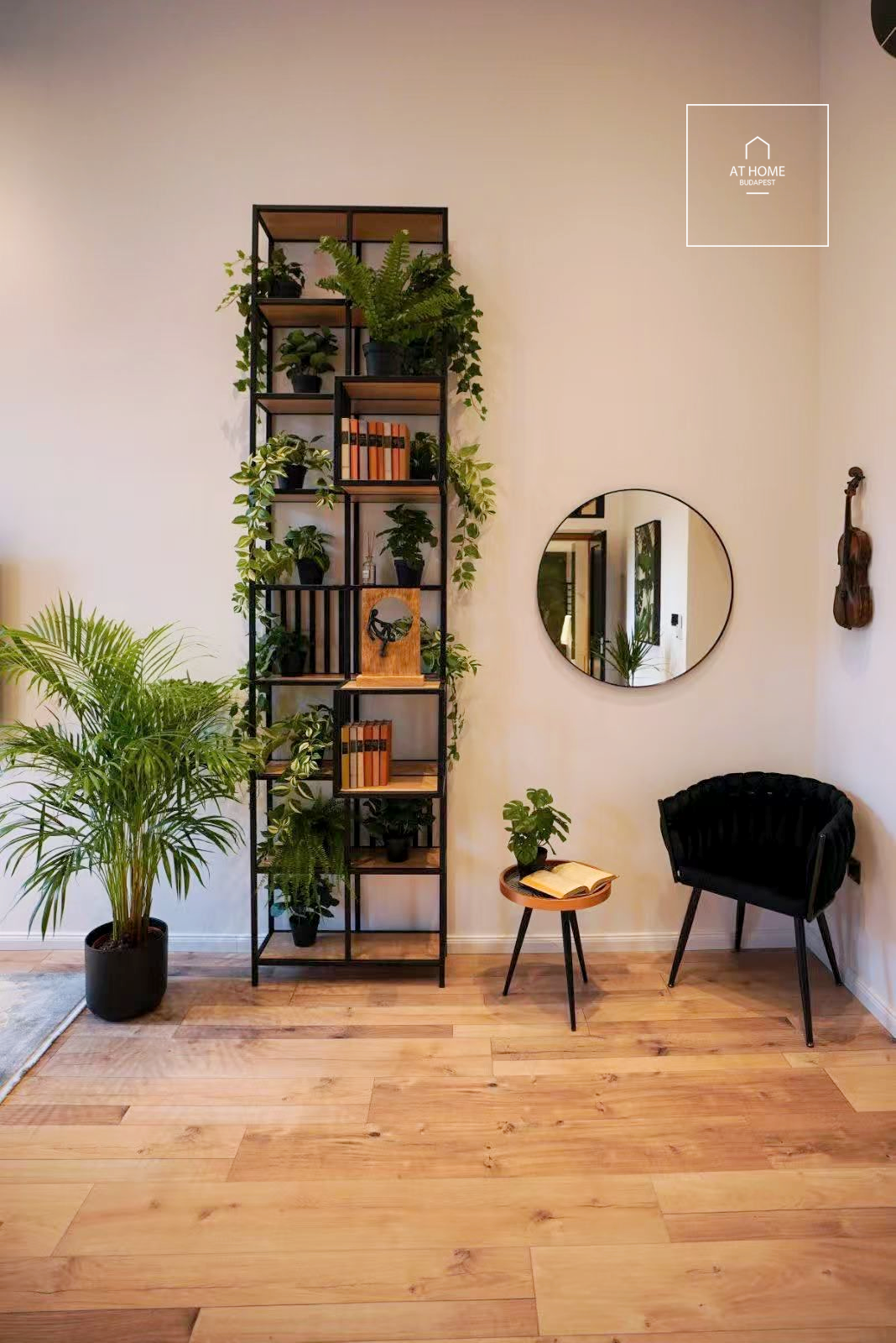 Downtown 52 sqm loft apartment in District VI