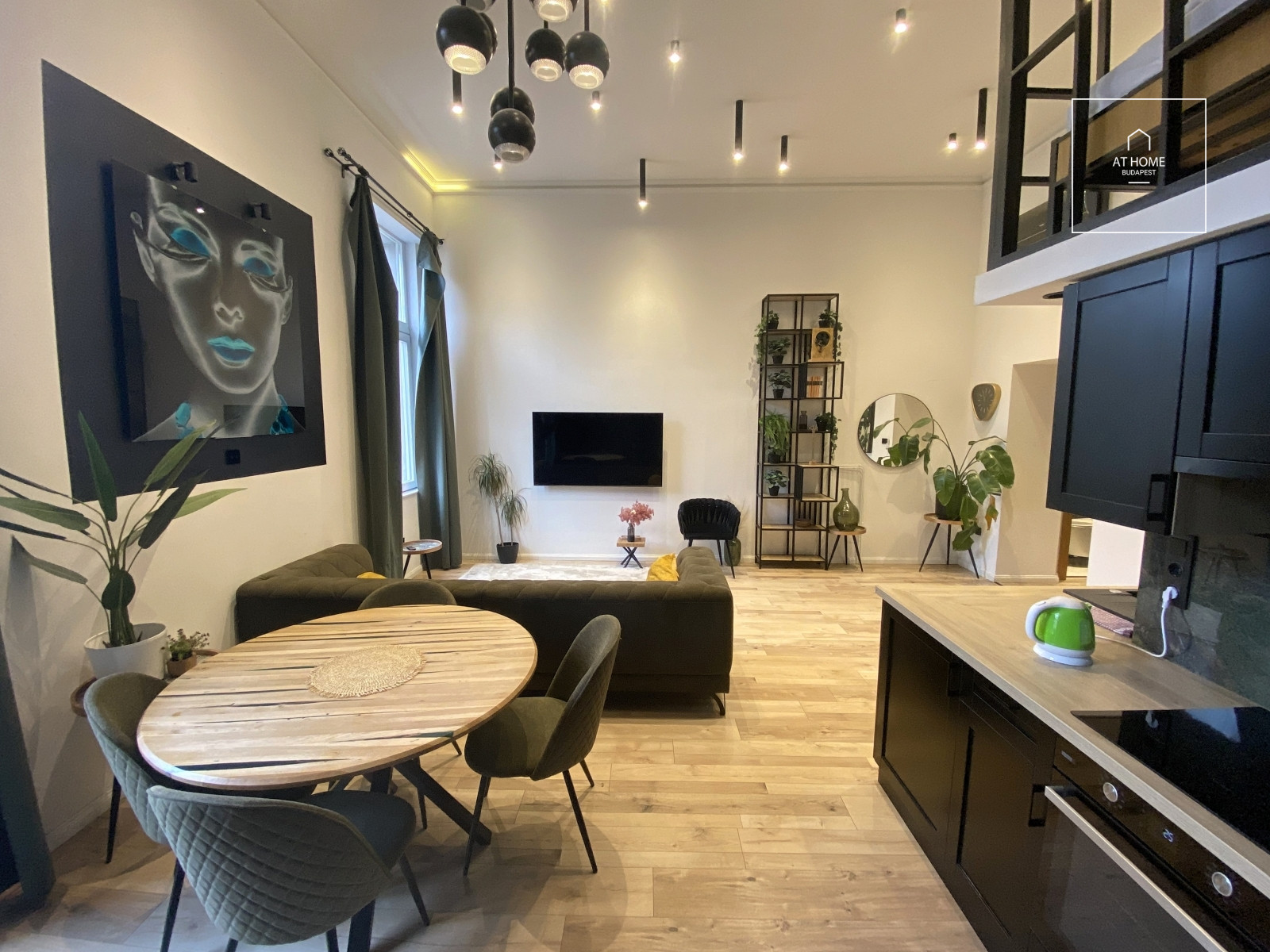 Renovated downtown 53 sqm loft apartment in District VI