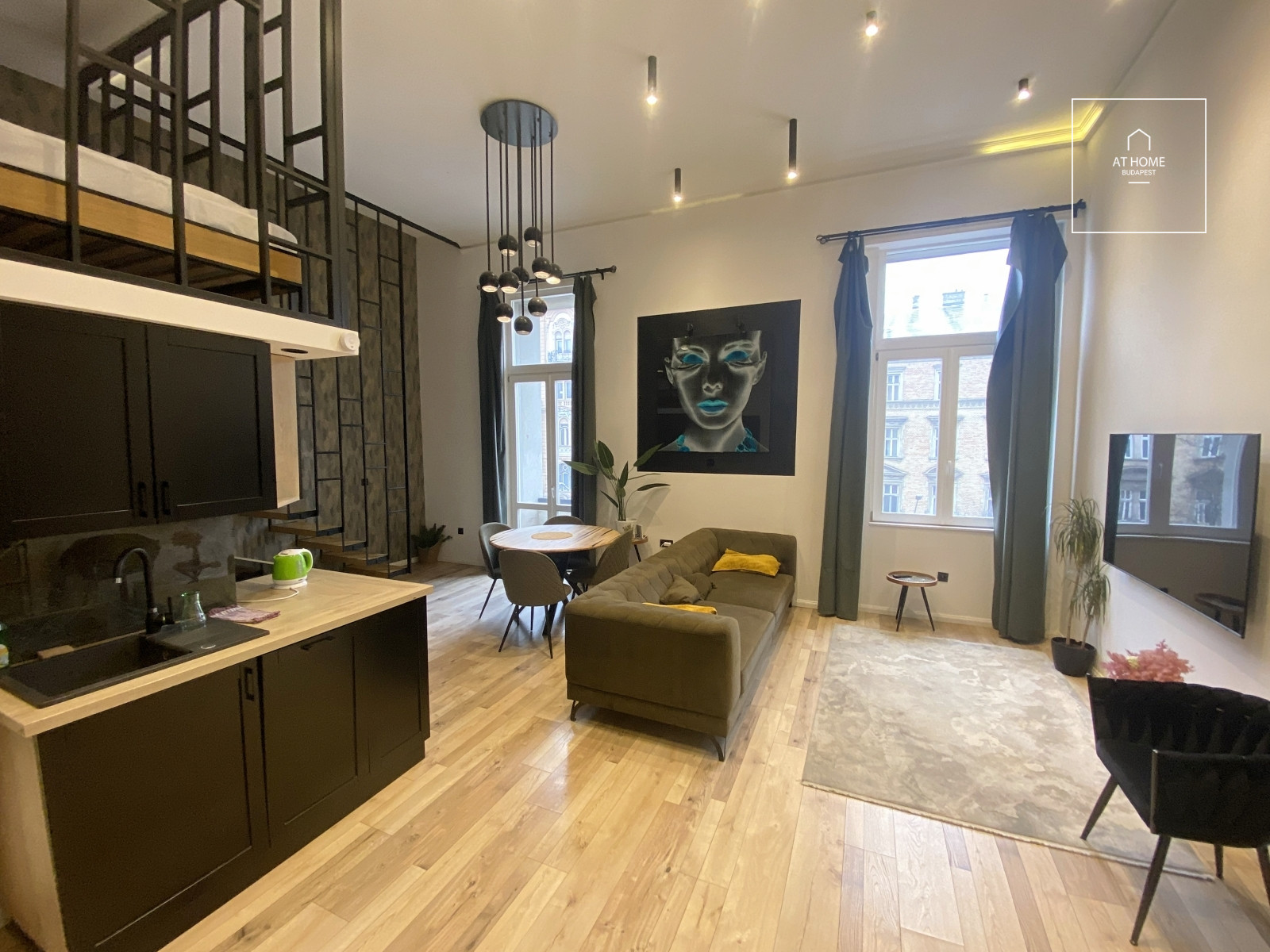Renovated downtown 53 sqm loft apartment in District VI