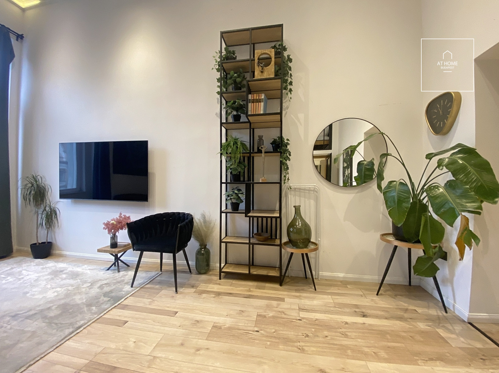 Renovated downtown 53 sqm loft apartment in District VI