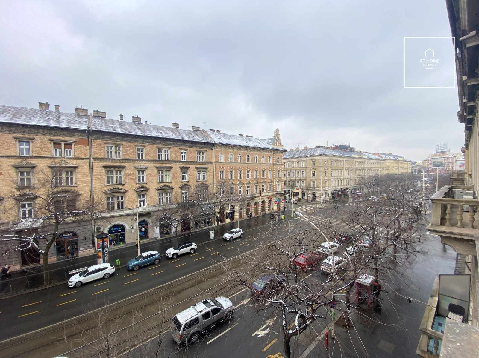 Renovated downtown 53 sqm loft apartment in District VI