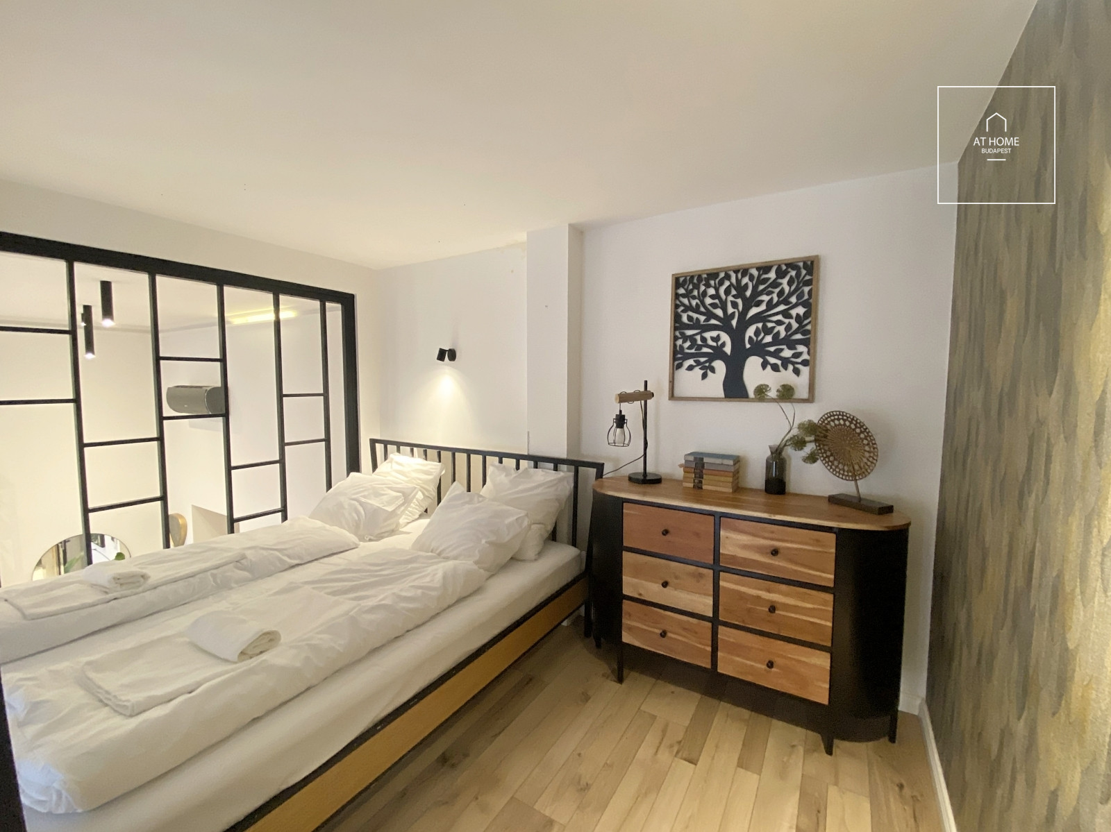 Renovated downtown 53 sqm loft apartment in District VI