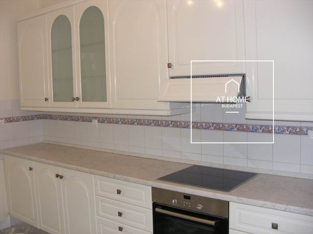 Sunny apartment for rent Budapest II. district, Csatárka