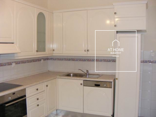 Sunny apartment for rent Budapest II. district, Csatárka