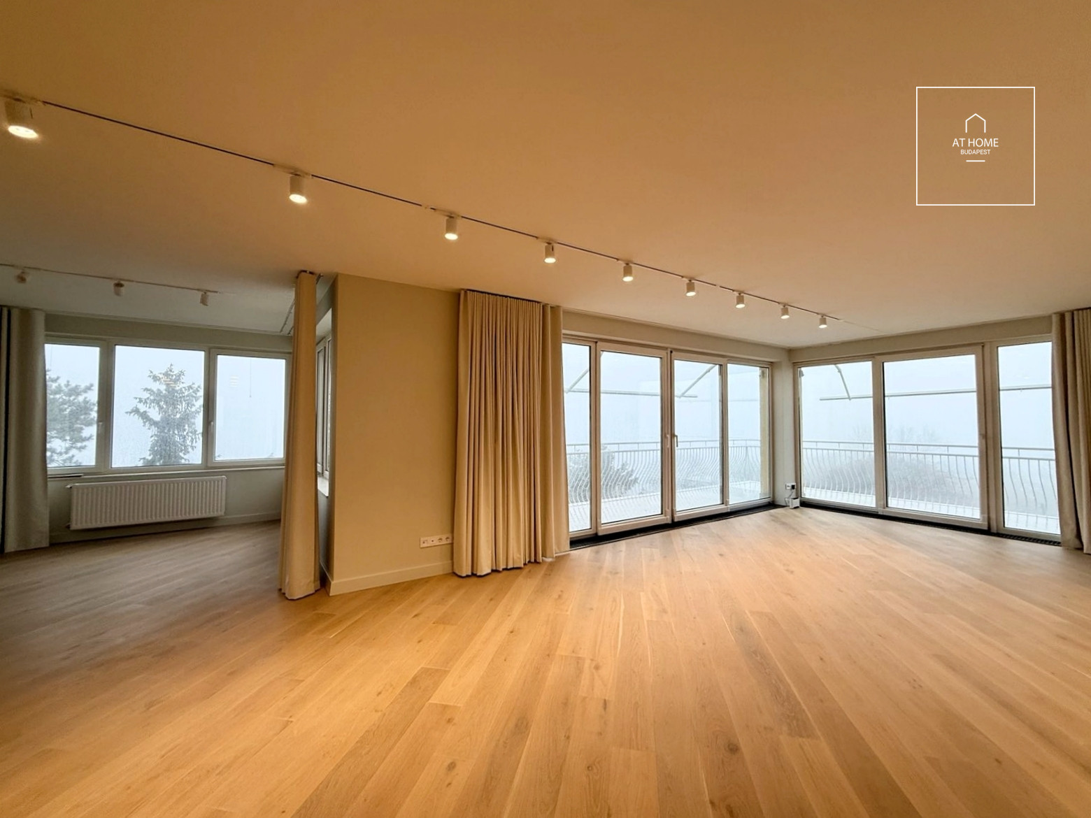 Renovated 208 sqm apartment with panoramic views and 3 bedrooms for rent in District XII