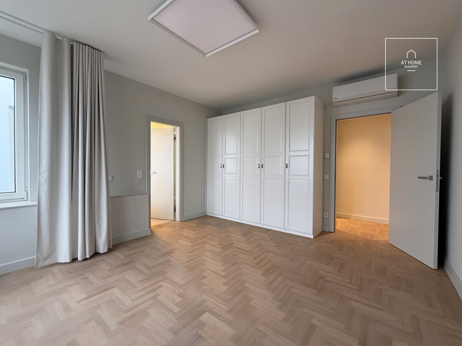 Renovated 208 sqm apartment with panoramic views and 3 bedrooms for rent in District XII