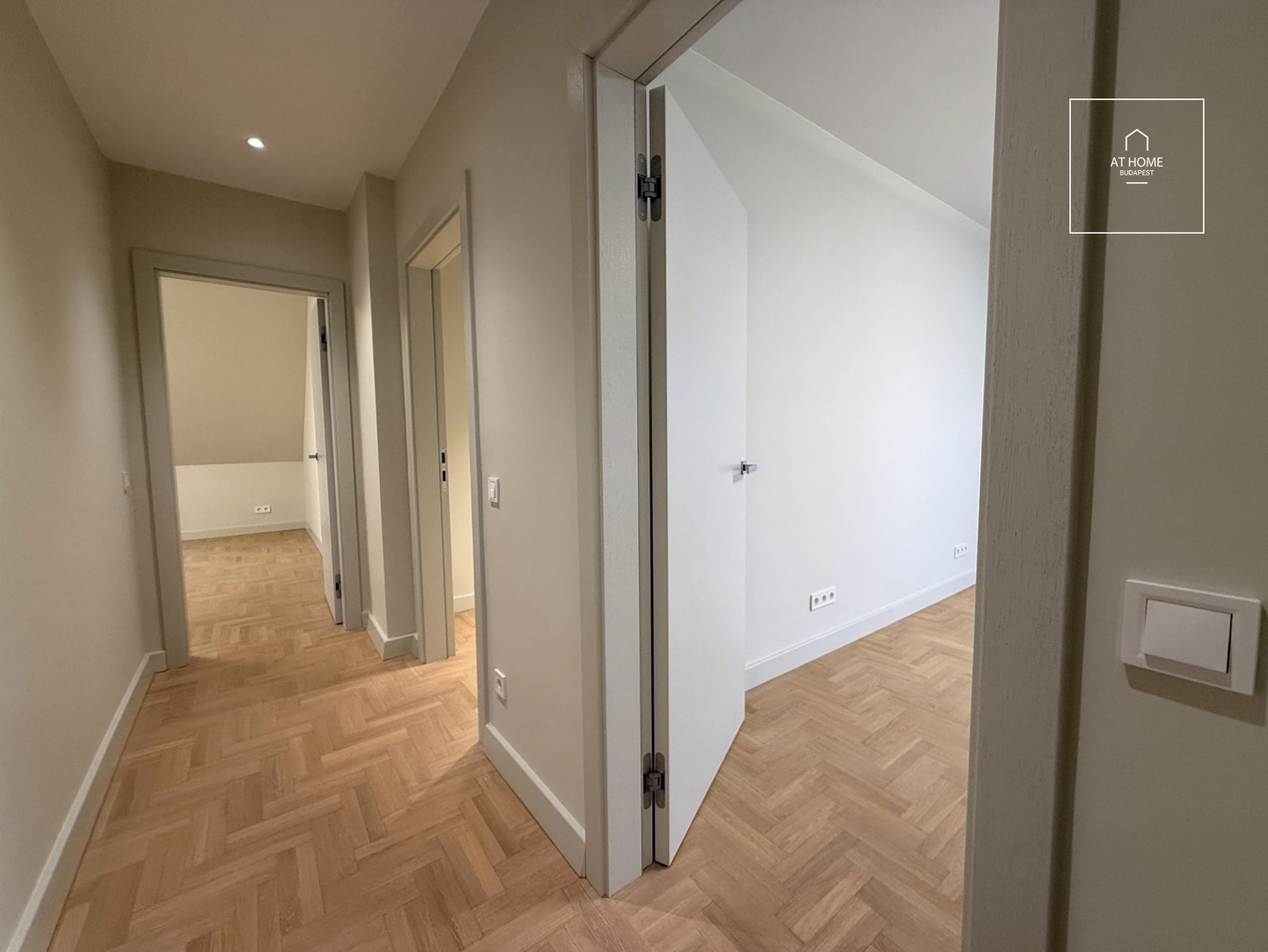 Renovated 208 sqm apartment with panoramic views and 3 bedrooms for rent in District XII