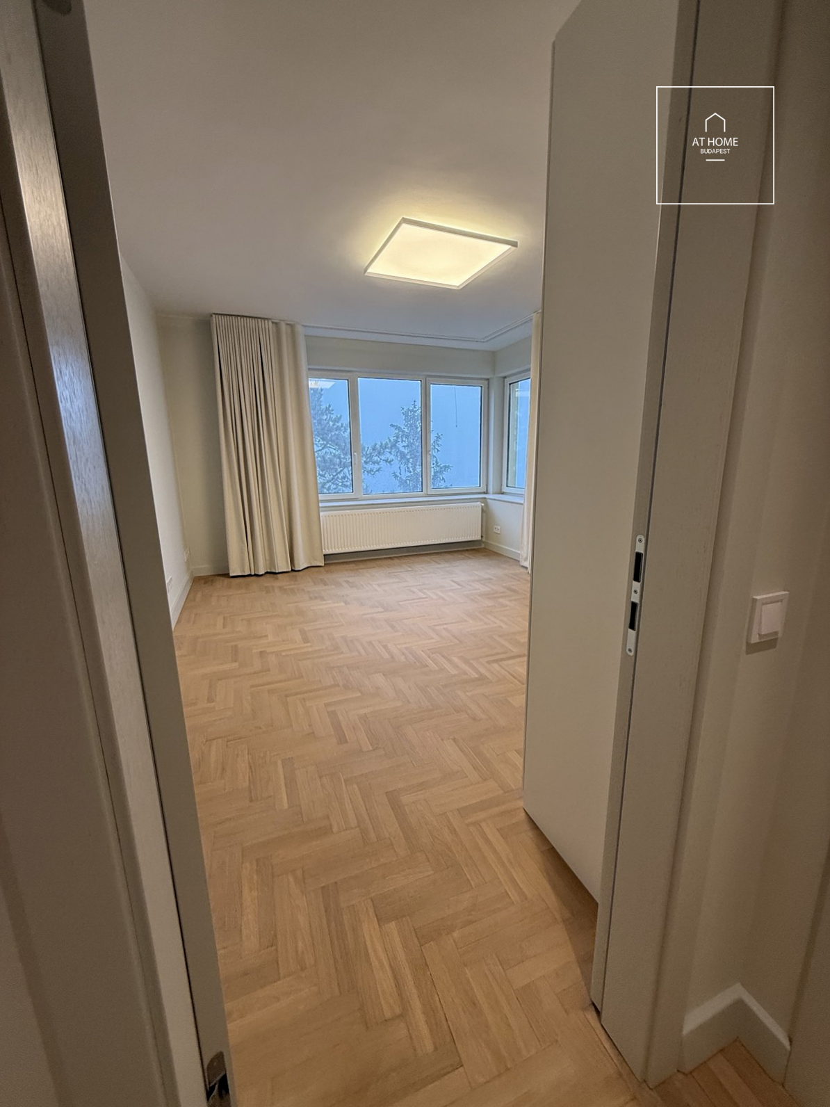 Renovated 208 sqm apartment with panoramic views and 3 bedrooms for rent in District XII