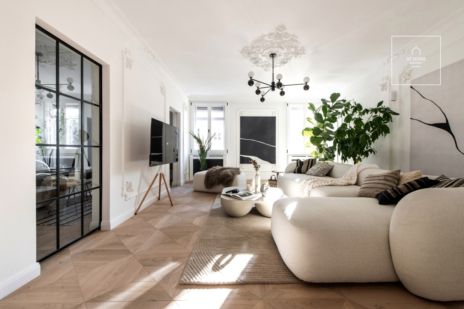 Exclusive, fully renovated 179 sqm duplex luxury apartment near Vörösmarty Square
