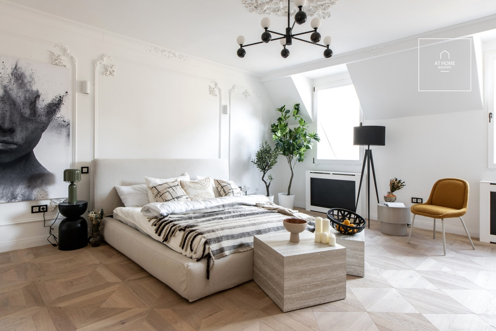 Exclusive, fully renovated 179 sqm duplex luxury apartment near Vörösmarty Square