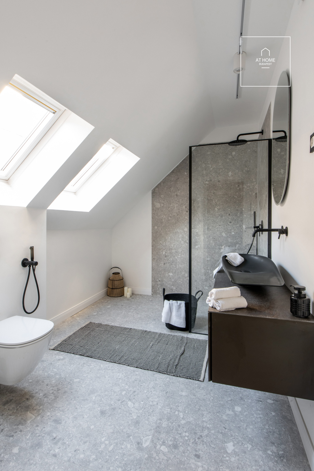 Exclusive, fully renovated 179 sqm duplex luxury apartment near Vörösmarty Square