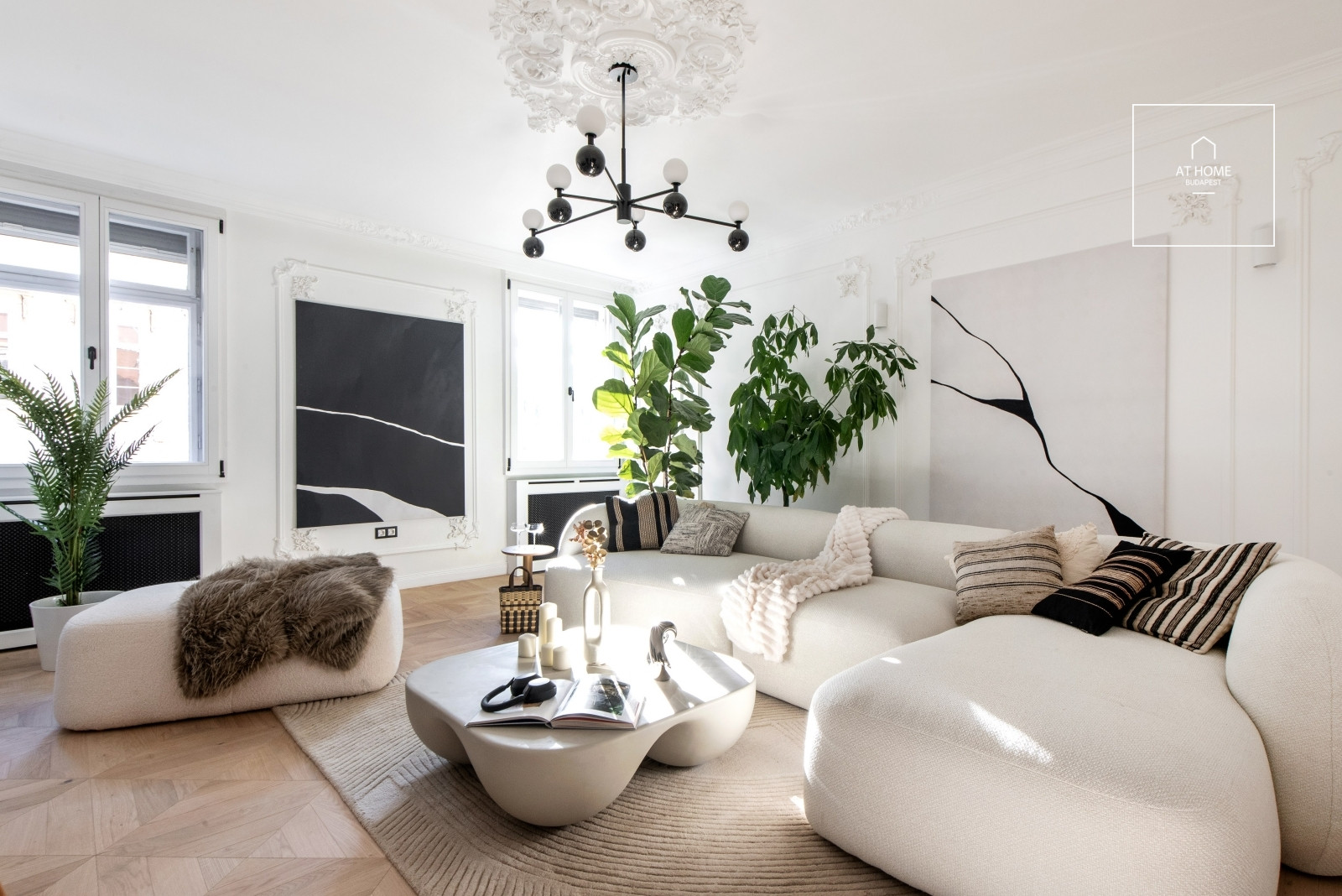 Exclusive, fully renovated 179 sqm duplex luxury apartment near Vörösmarty Square