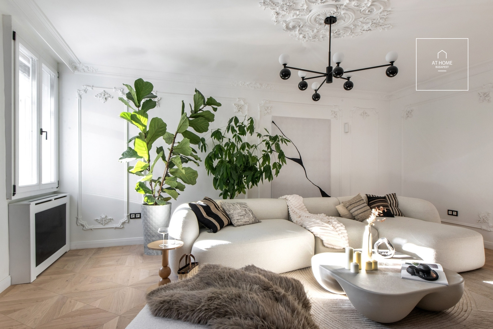 Exkluzív, felújított 179nm-es duplex luxuslakás a Vörösmarty térnél