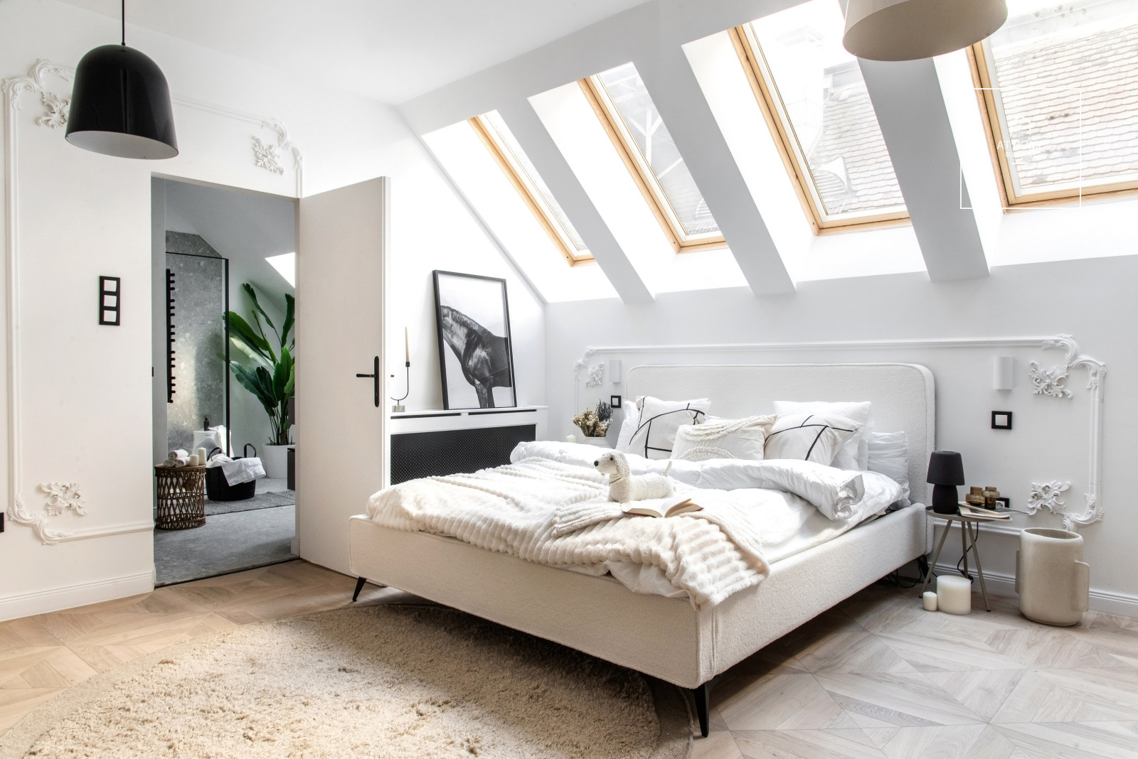 Exclusive, fully renovated 179 sqm duplex luxury apartment near Vörösmarty Square