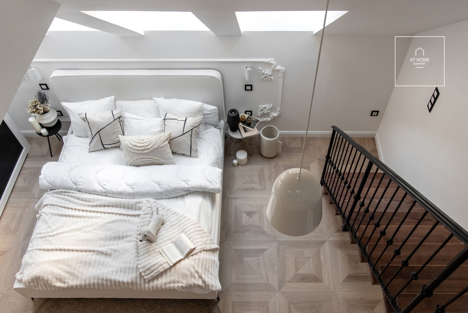 Exclusive, fully renovated 179 sqm duplex luxury apartment near Vörösmarty Square