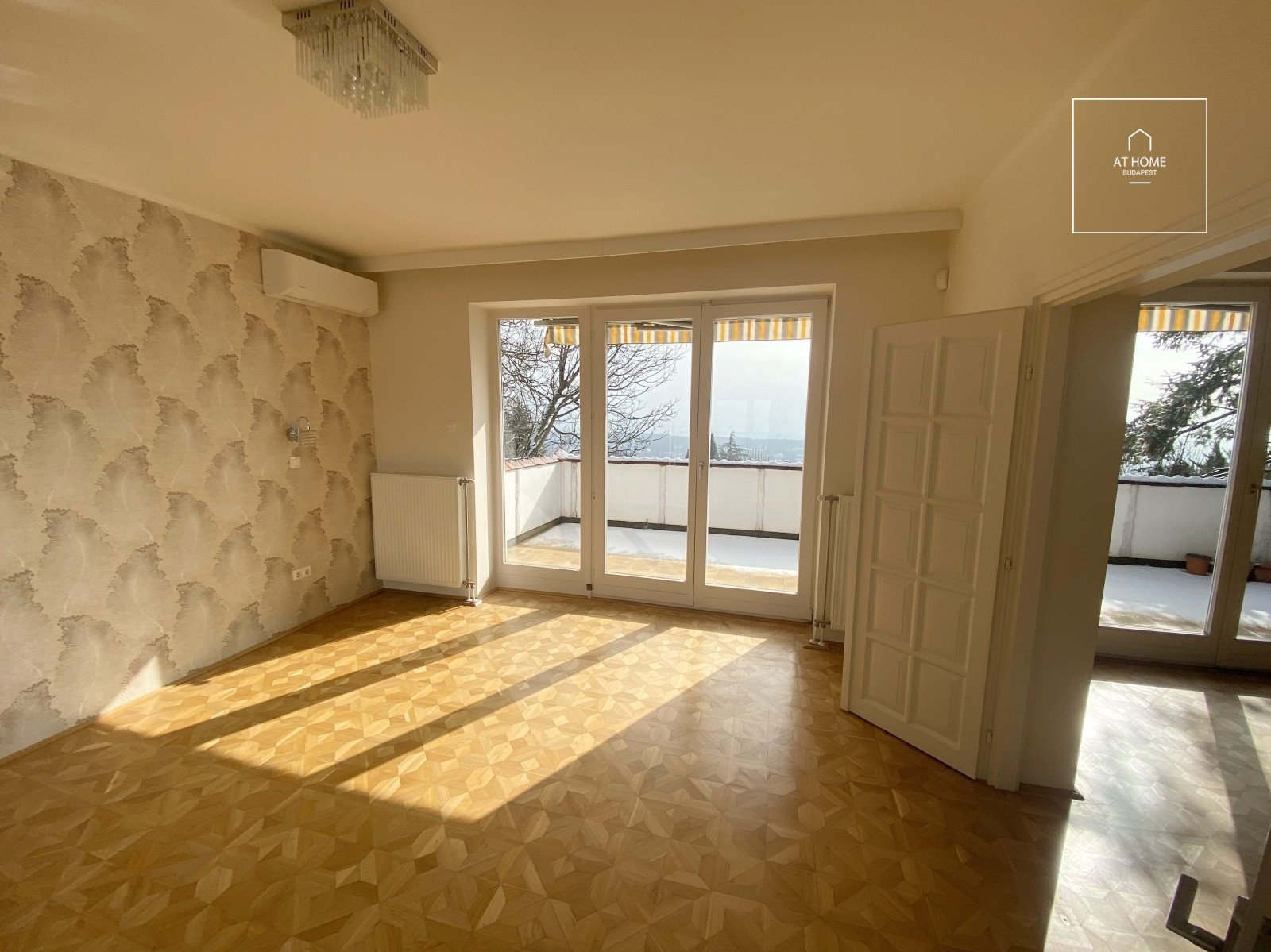 Completely renovated 85 sqm apartment with terrace and panoramic view of the Danube for rent in District II