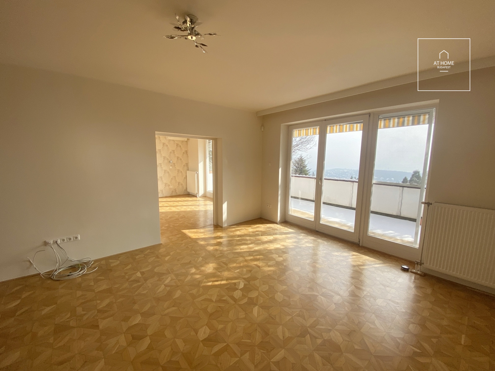 Completely renovated 85 sqm apartment with terrace and panoramic view of the Danube for rent in District II