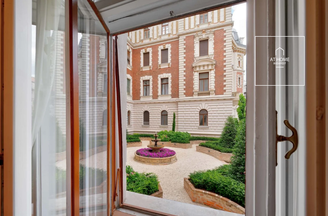 Exclusive 207 sqm duplex apartment with 4 bedrooms in Budapest’s 6th District