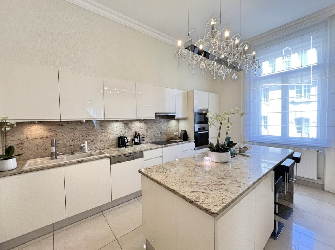 152 sqm 4-bedroom apartment in Budapest’s city center, in the 5th district