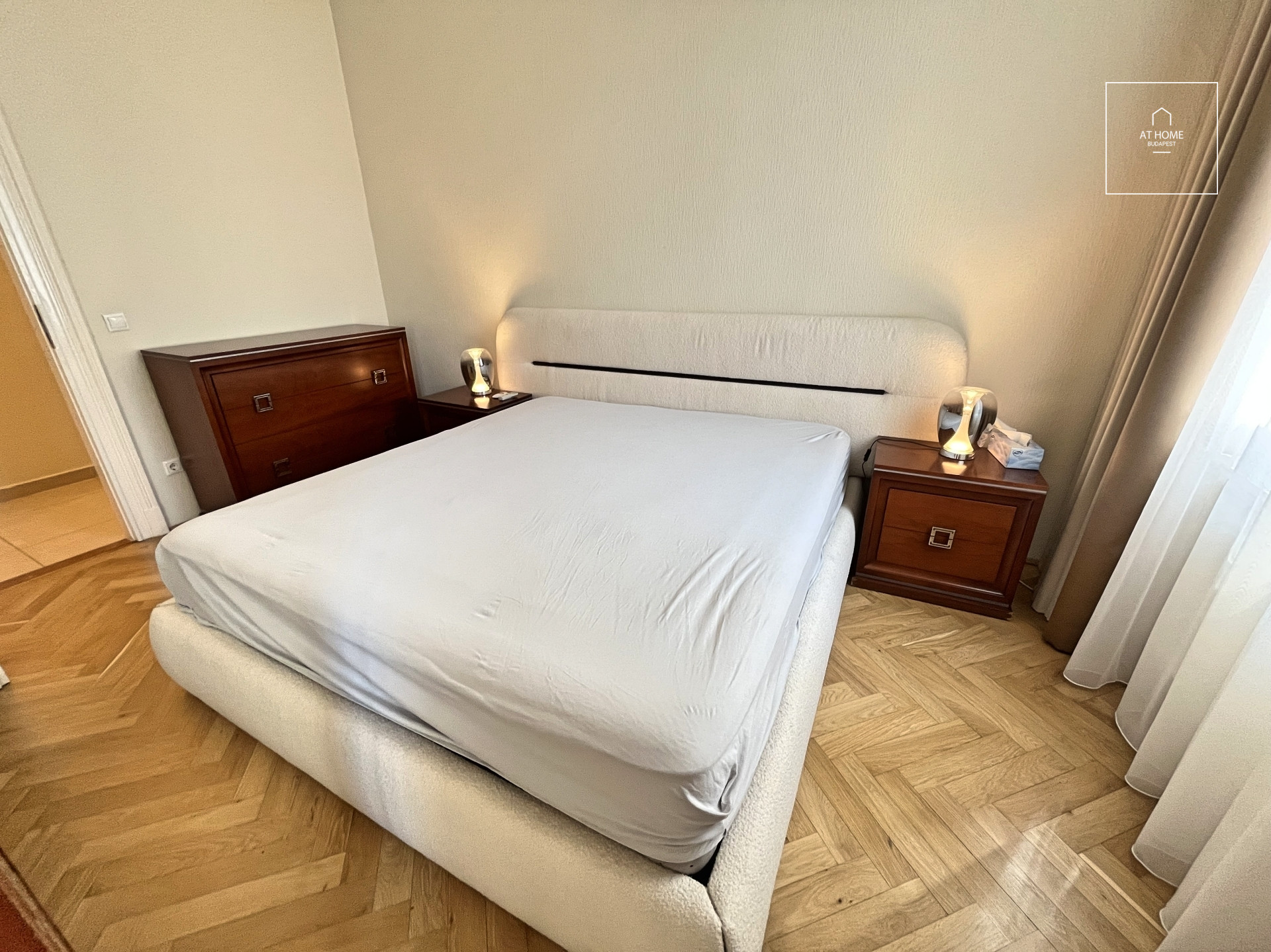 152 sqm 4-bedroom apartment in Budapest’s city center, in the 5th district