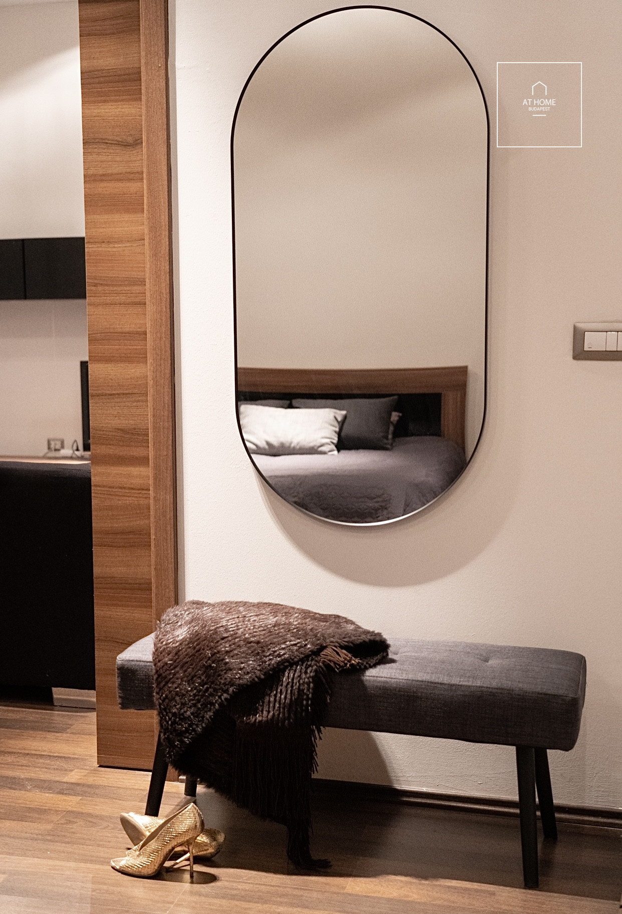 Premium 82 sqm apartment with 2 bedrooms near Vörösmarty tér