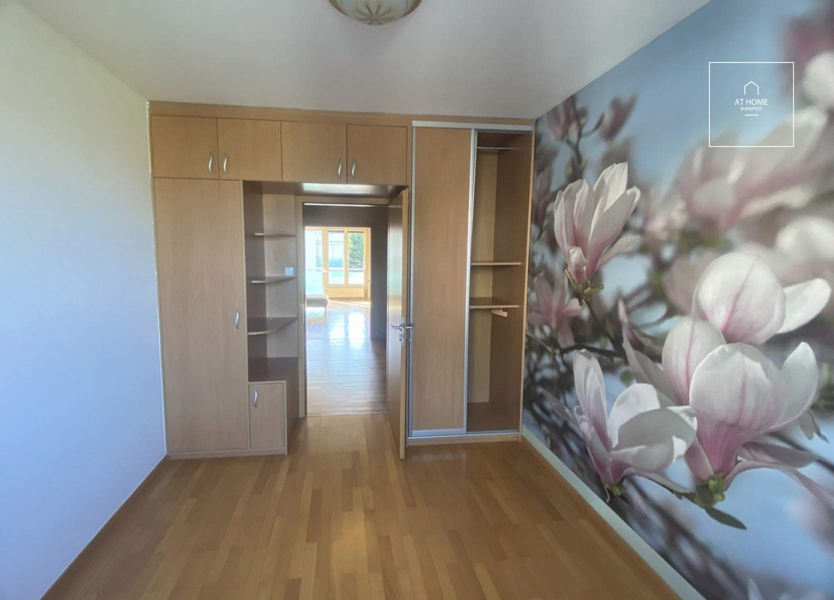 Budapest XII. district, Németvölgy, 3 bedrooms apartment with balcony for rent.