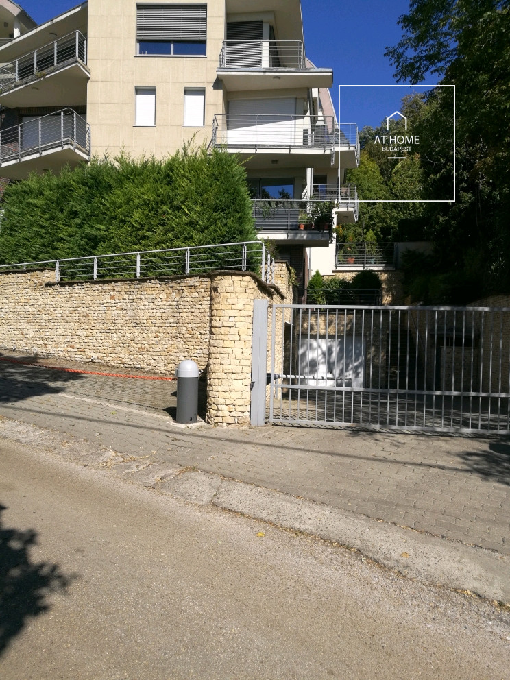 Prémium lakás eladó a Gellérthegyen – 58 m², terasszal, garázzsal, bútorozva