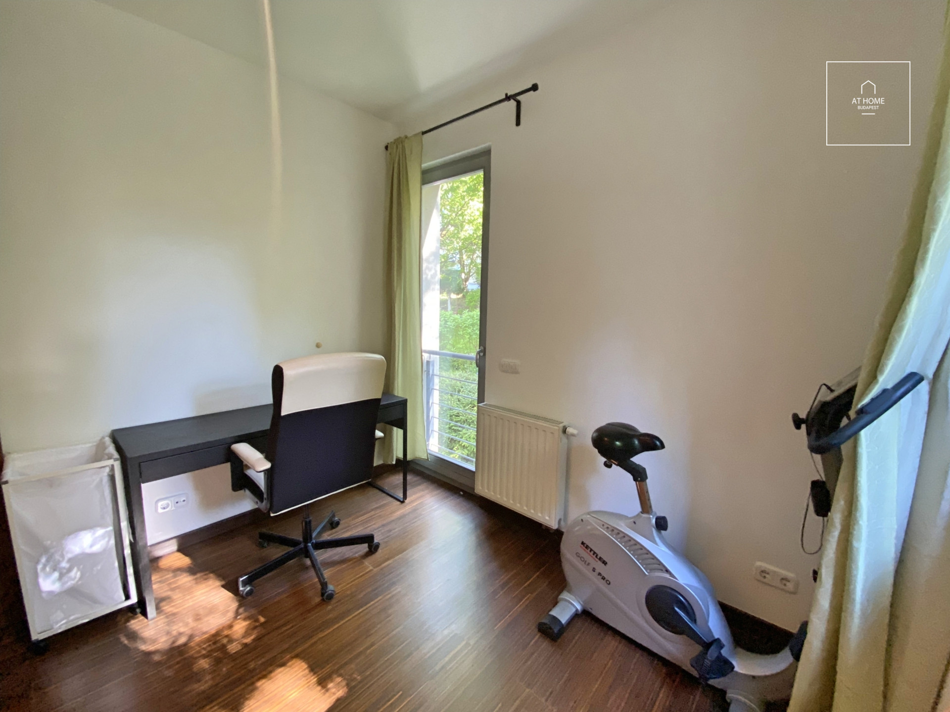 Premium Apartment for Sale on Gellért Hill – 58 m², Terrace, Garage, Fully Furnished