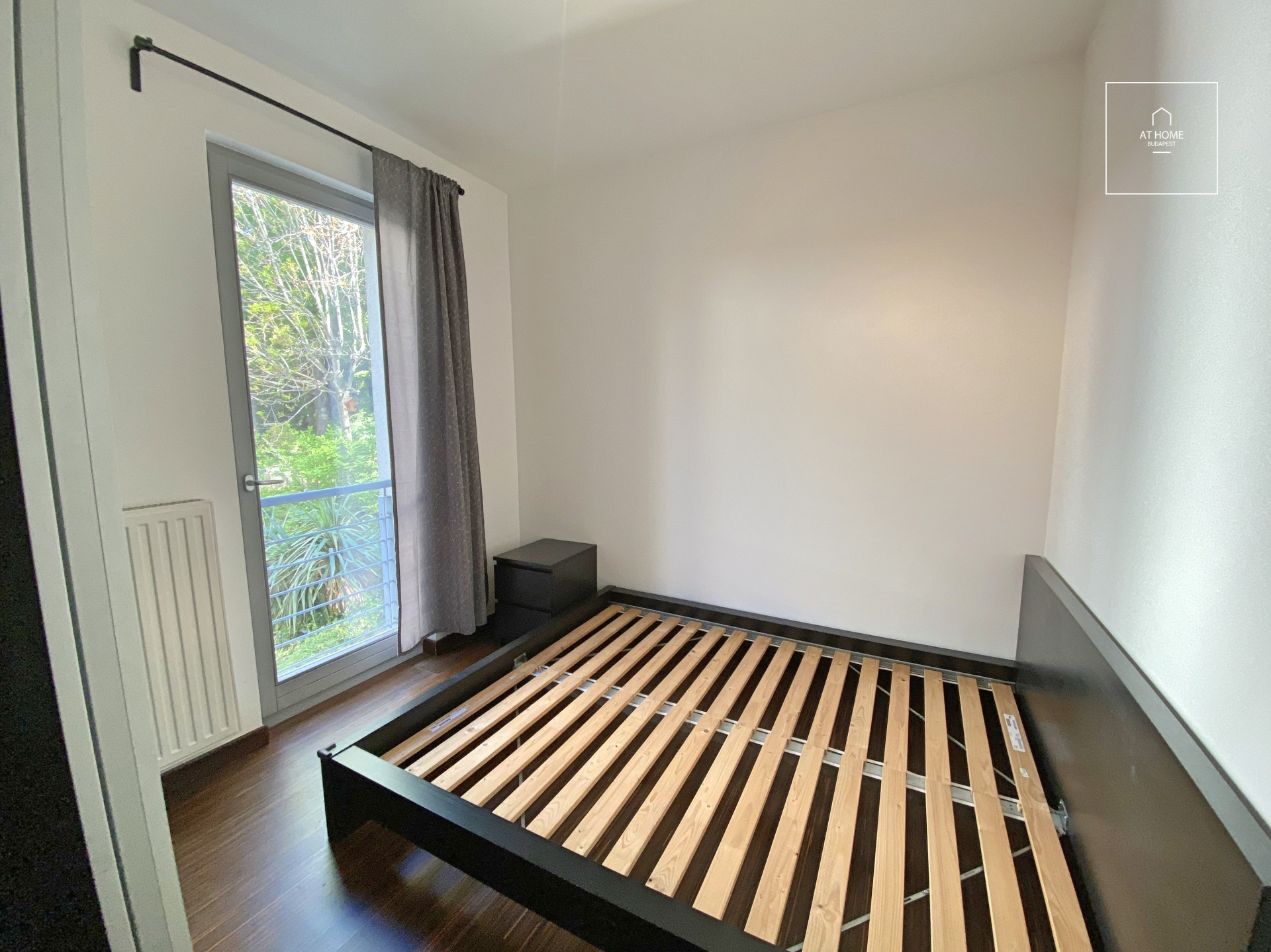 Premium Apartment for Sale on Gellért Hill – 58 m², Terrace, Garage, Fully Furnished