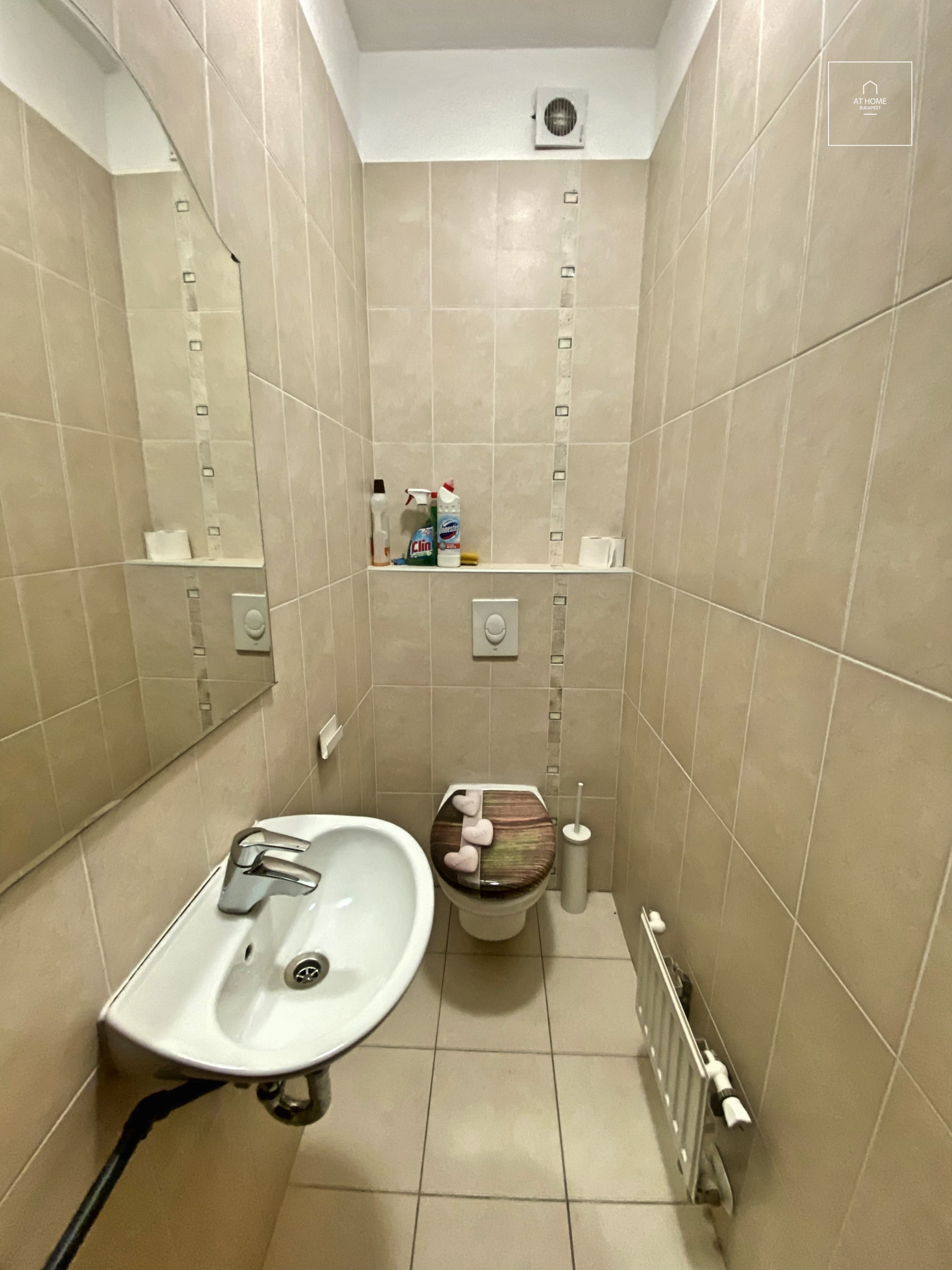 Premium Apartment for Sale on Gellért Hill – 58 m², Terrace, Garage, Fully Furnished