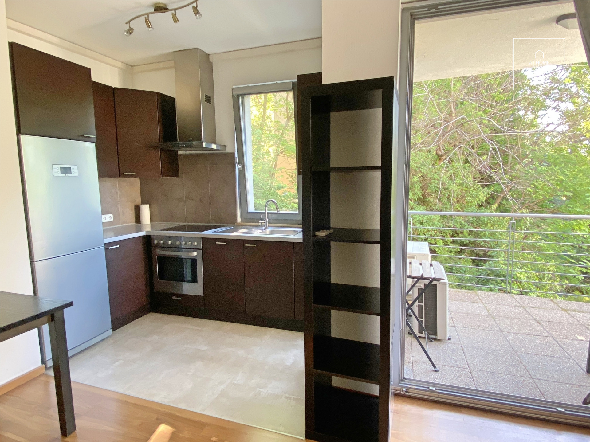 Premium Apartment for Sale on Gellért Hill – 58 m², Terrace, Garage, Fully Furnished