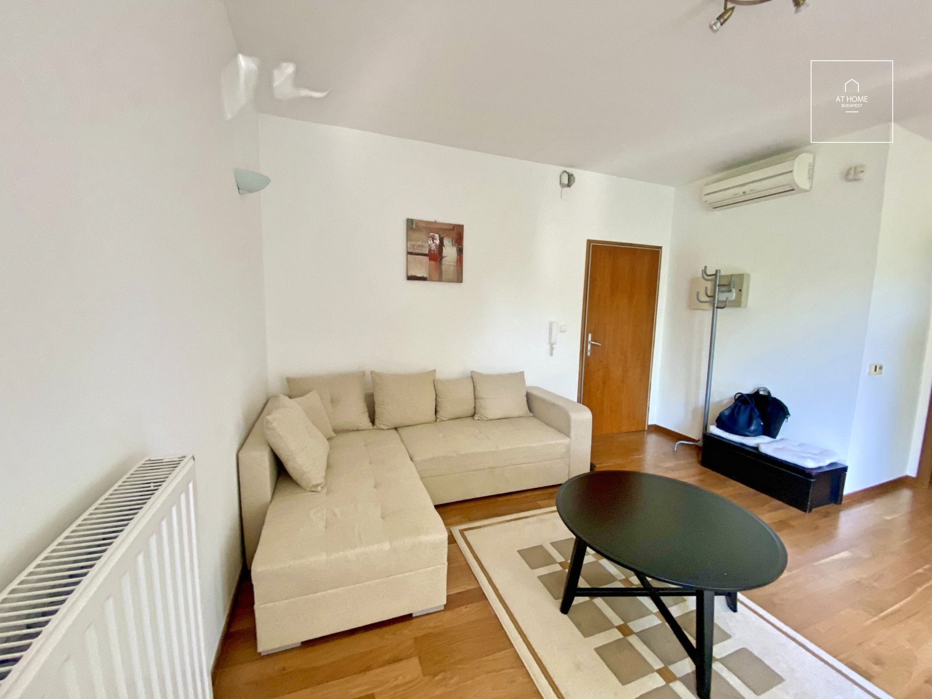 Premium Apartment for Sale on Gellért Hill – 58 m², Terrace, Garage, Fully Furnished
