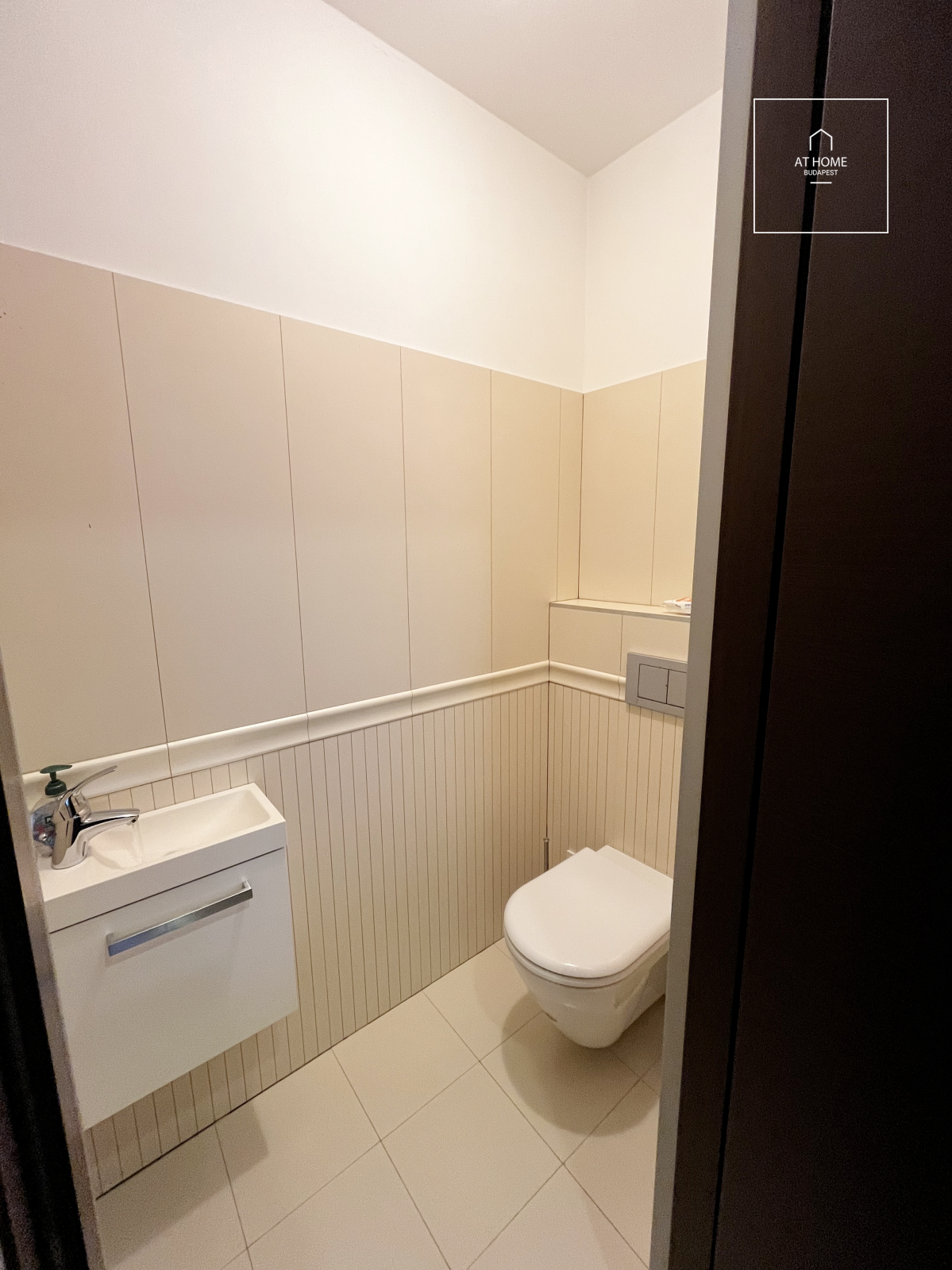 Panoramic 84 sqm apartment with 2 bedrooms and a 6 sqm balcony on Gellért Hill