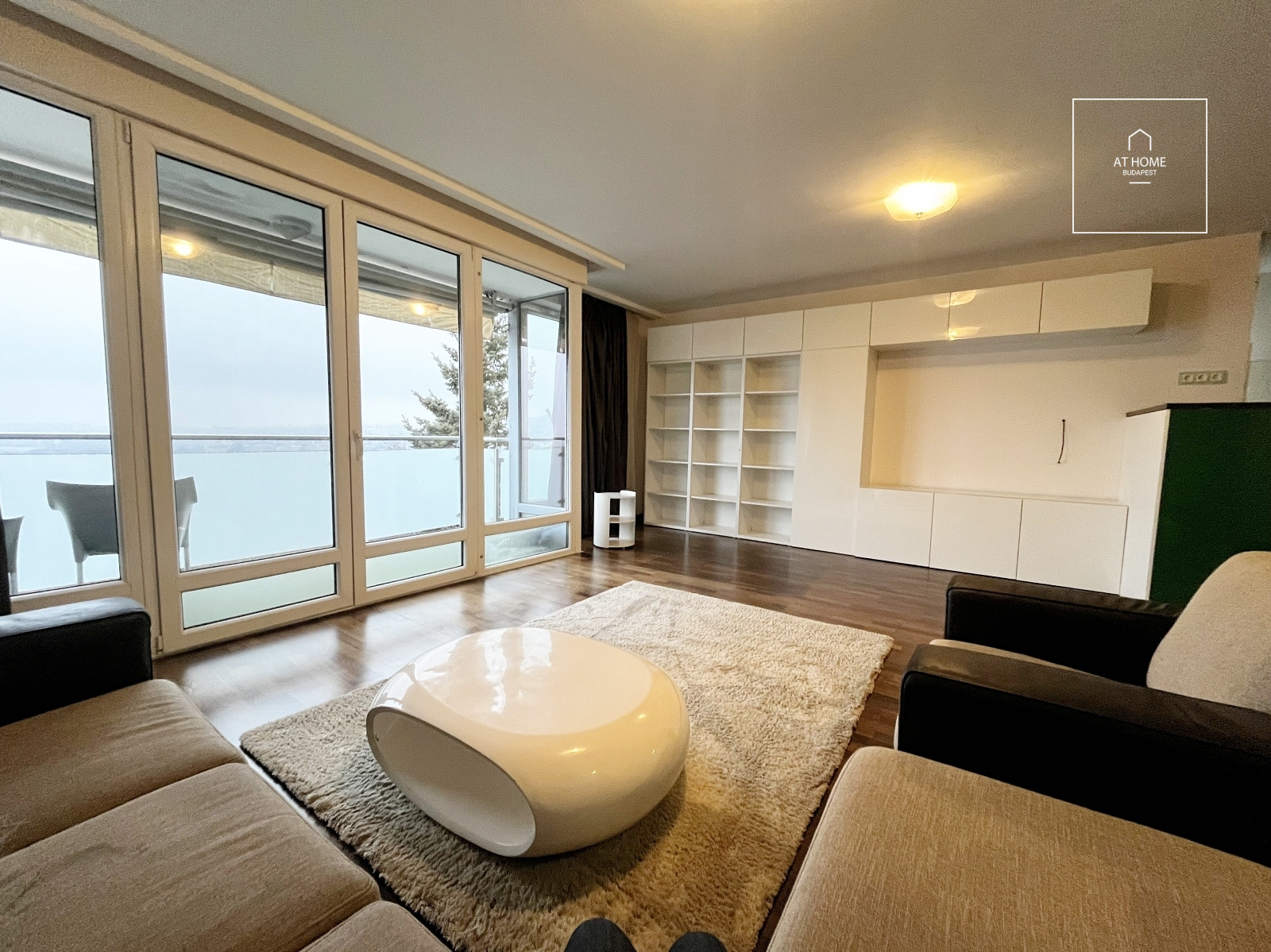 Panoramic 84 sqm apartment with 2 bedrooms and a 6 sqm balcony on Gellért Hill