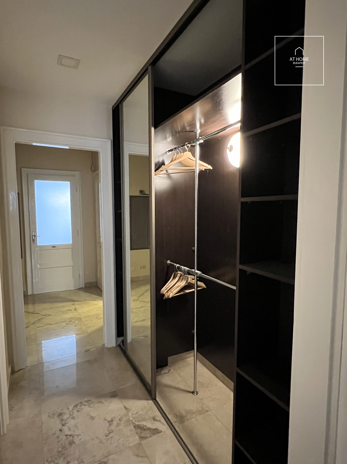 Renovated 100 sqm downtown luxury apartment with a balcony in Budapest’s 7th district