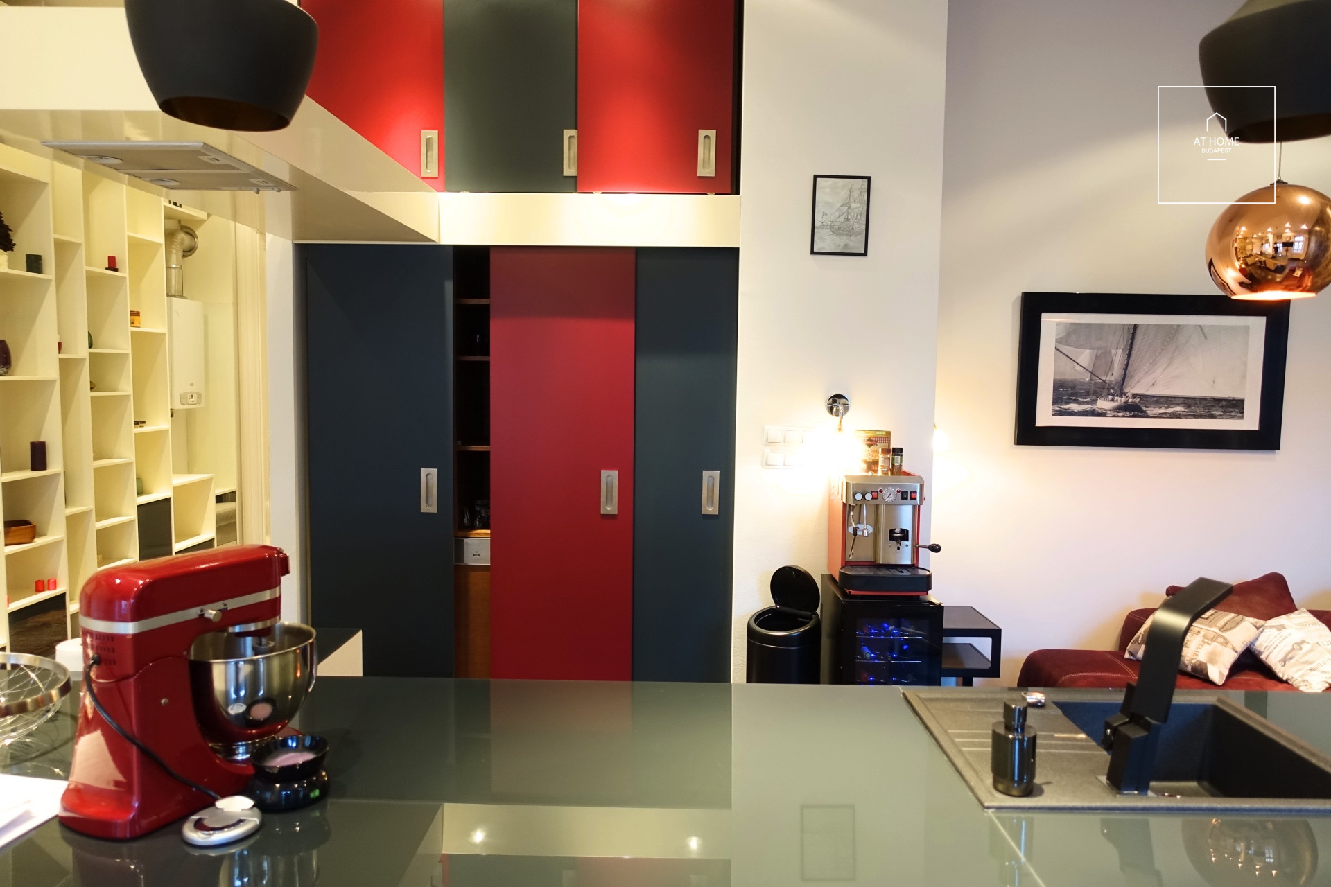 2 bedroom luxury apartment for rent in the Downtown