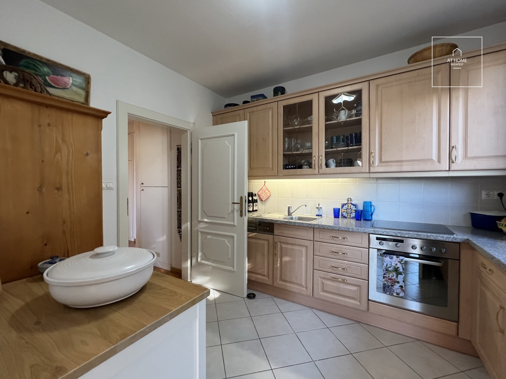 panoramic apartment in a green area for rent Budapest II. district, Rézmál