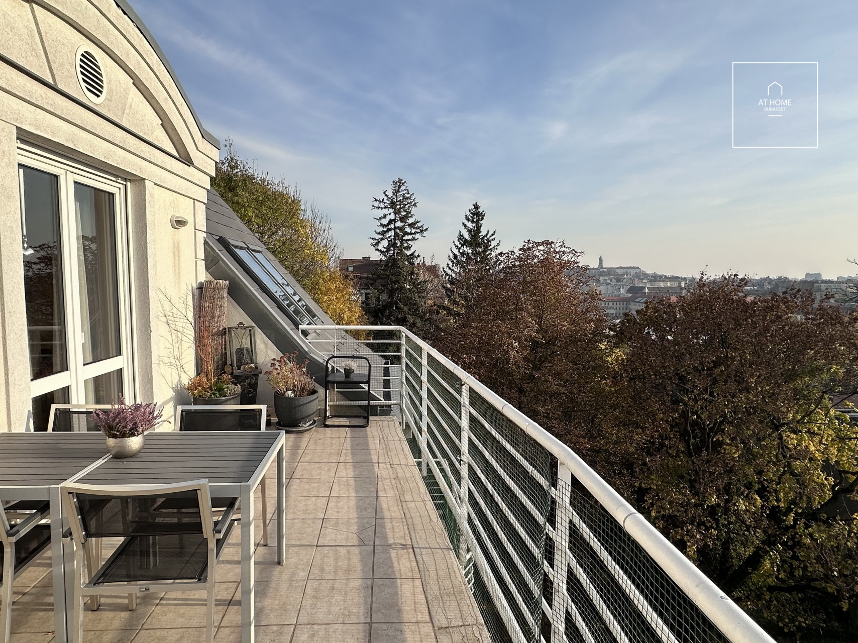 panoramic apartment in a green area for rent Budapest II. district, Rézmál
