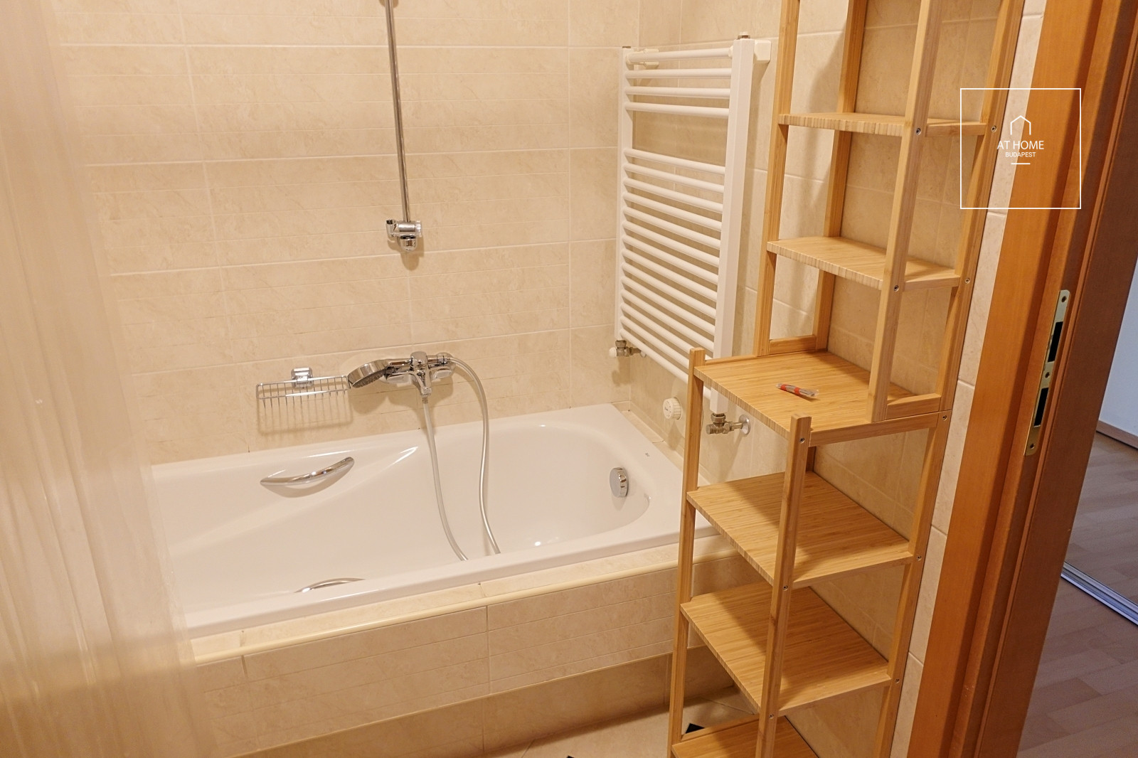 Sunny apartment for rent Budapest II. district, Pasarét