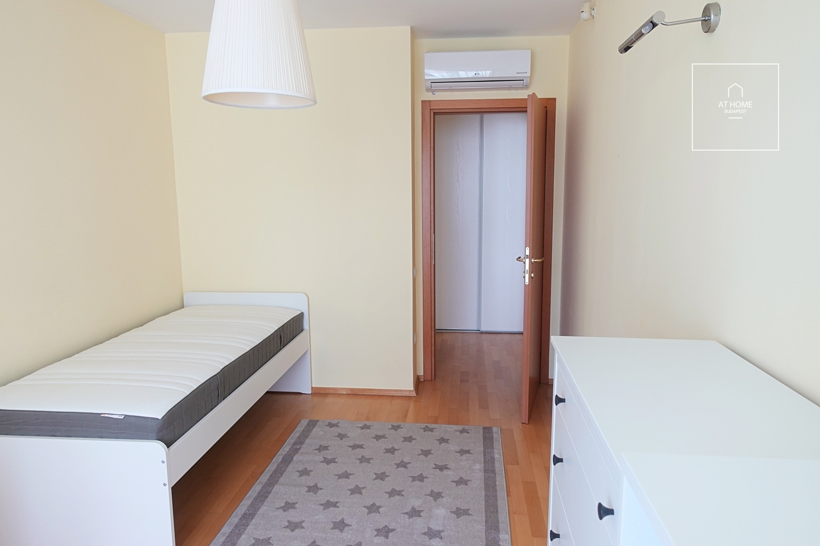 Sunny apartment for rent Budapest II. district, Pasarét