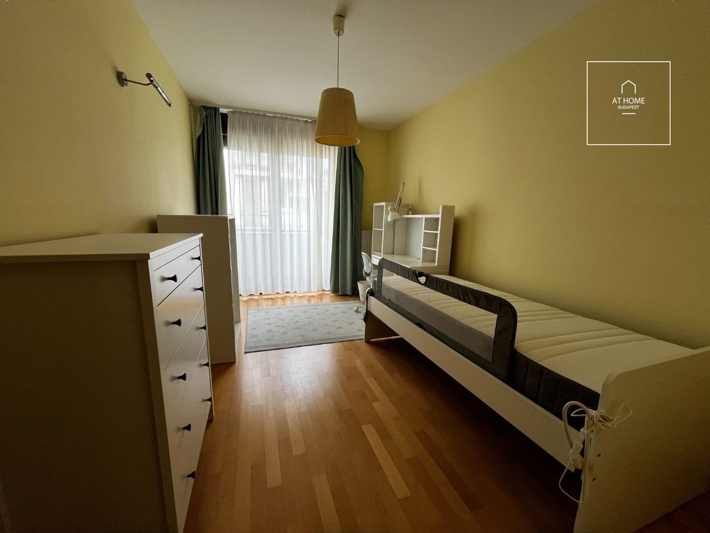Sunny apartment for rent Budapest II. district, Pasarét