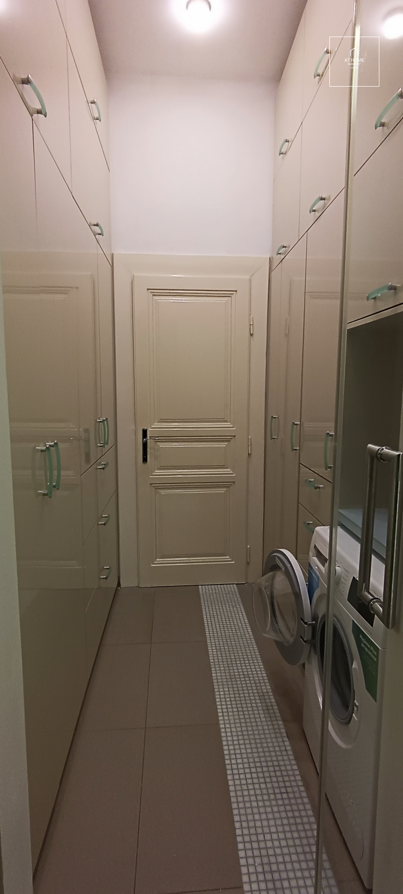 Panoramic 130 sqm apartment for rent in District II