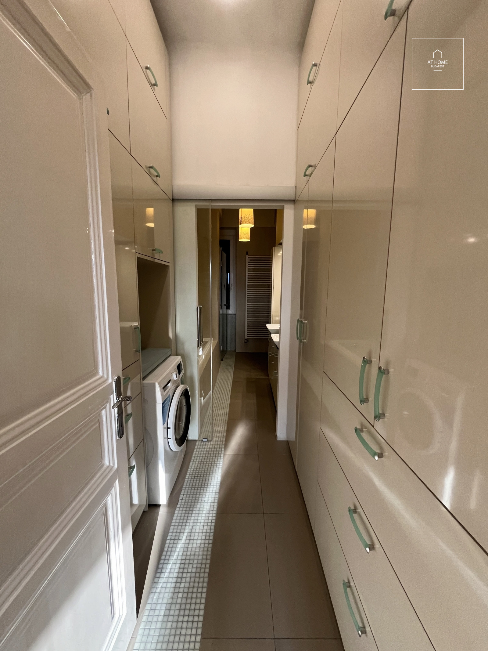 Panoramic 130 sqm apartment for rent in District II