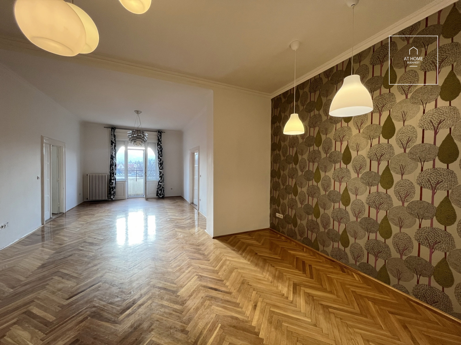 Panoramic 130 sqm apartment for rent in District II