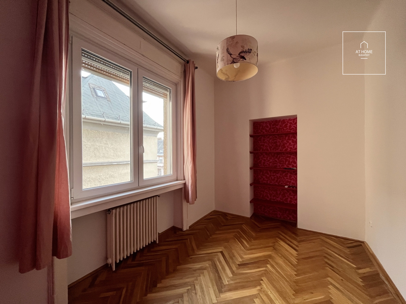 Panoramic 130 sqm apartment for rent in District II