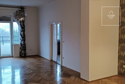 Panoramic 130 sqm apartment for rent in District II