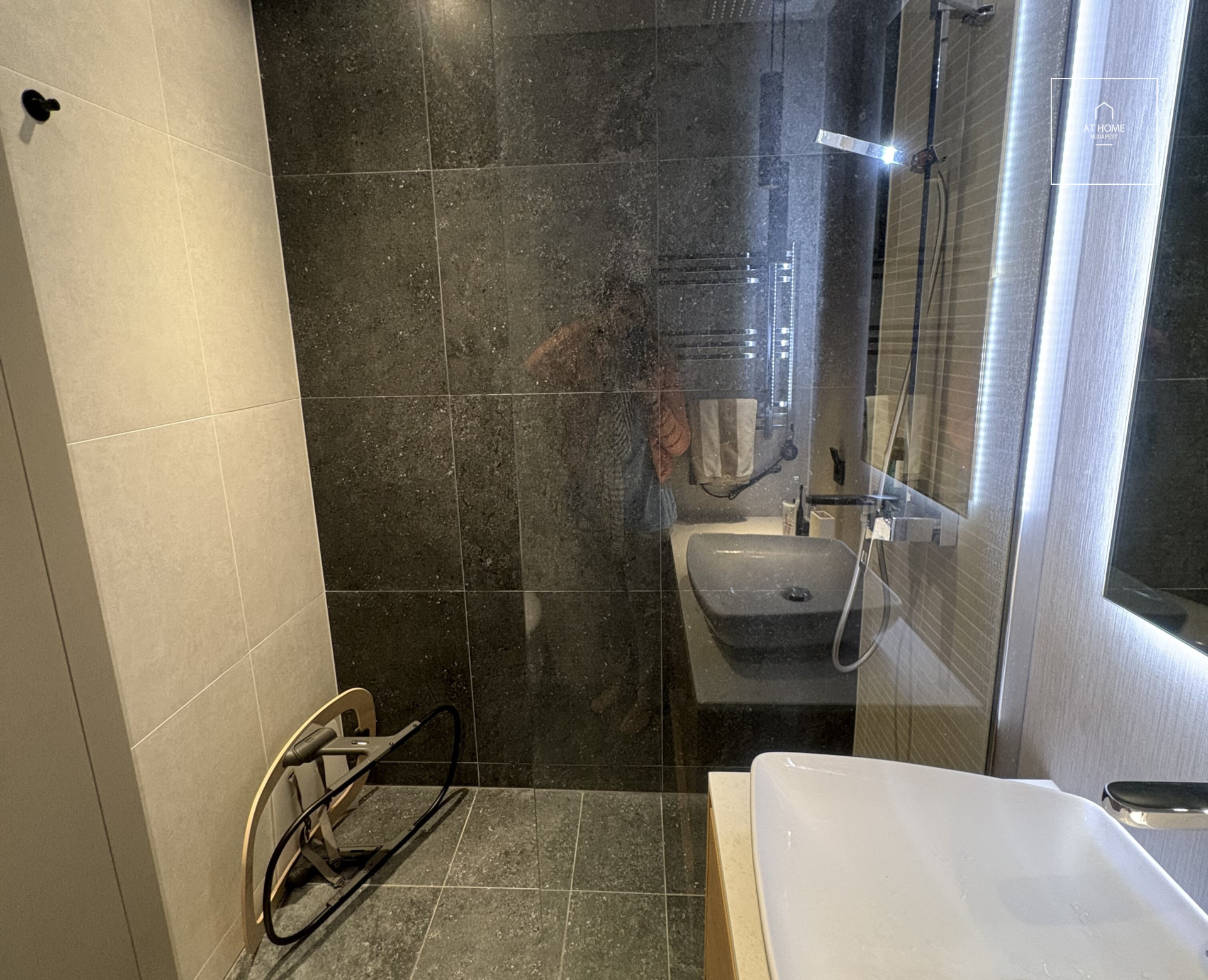 A 77 sqm, 2-bedroom apartment with a terrace, built in 2023, in Budapest’s 13th District