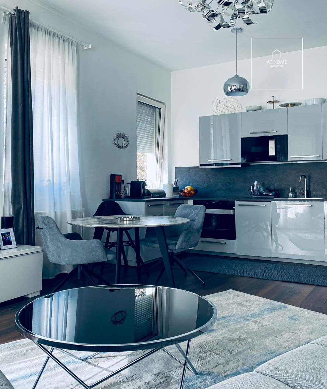 Two-bedroom modern apartment for rent Budapest, Castle district
