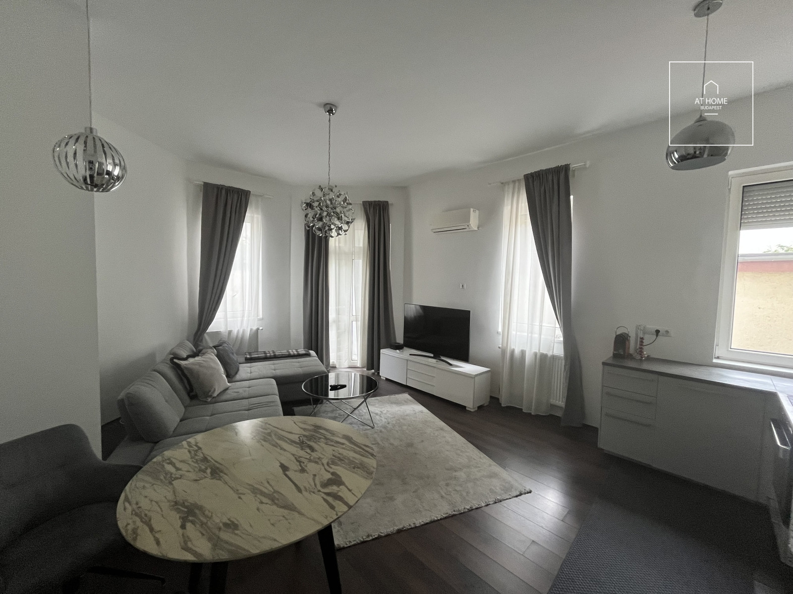 Two-bedroom modern apartment for rent Budapest, Castle district