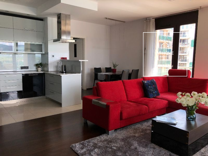 Panoramic two-bedroom apartment with a 42 sqm terrace in District XIII